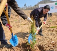 박경귀 시장 “나무심기는 미래 위한 선물, 산림 자원 관리할 것”
