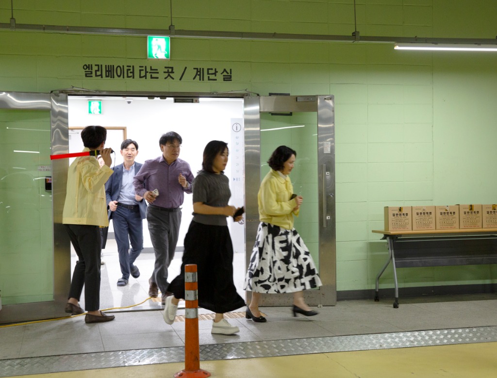 세종시교육청  공습상황 대비! 민방위 대피 훈련 실시1.jpg